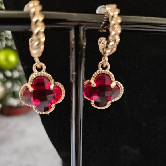 Unbranded Jewelry - Gold Tone Huggie Hoop Earrings with Dangling Red Clover Shaped Pendant